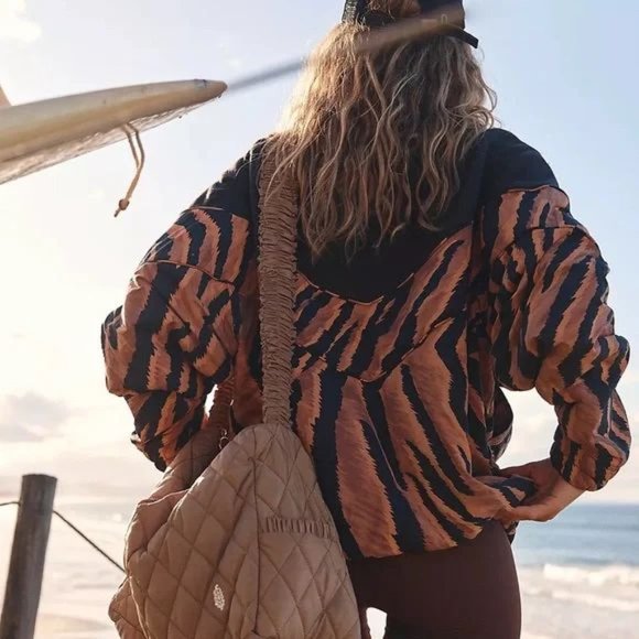 FREE PEOPLE Movement JACKET Pullover Windbreaker S Black Brown Walk the Line NEW - Picture 3 of 10